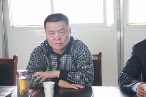 陜煤集團(tuán)總經(jīng)理助理、建設(shè)集團(tuán)聯(lián)合黨委書記、董事長(zhǎng)寧興剛節(jié)日期間深入銅煤公司施工生產(chǎn)一線視察慰問(wèn)