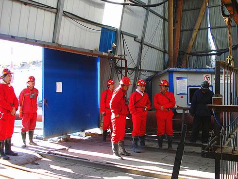 建設(shè)集團(tuán)副總經(jīng)理王明智深入礦建二公司小保當(dāng)三項(xiàng)目部檢查指導(dǎo)工作