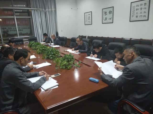 掘進公司財務(wù)資產(chǎn)部積極籌措資金為打造鐵軍添柴加薪