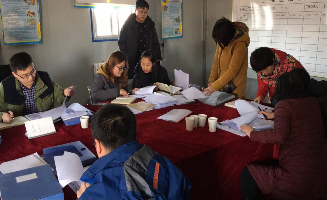 機電安裝公司曹家灘項目部承建的變電所及水泵房等安裝工程順利通過竣工預驗收