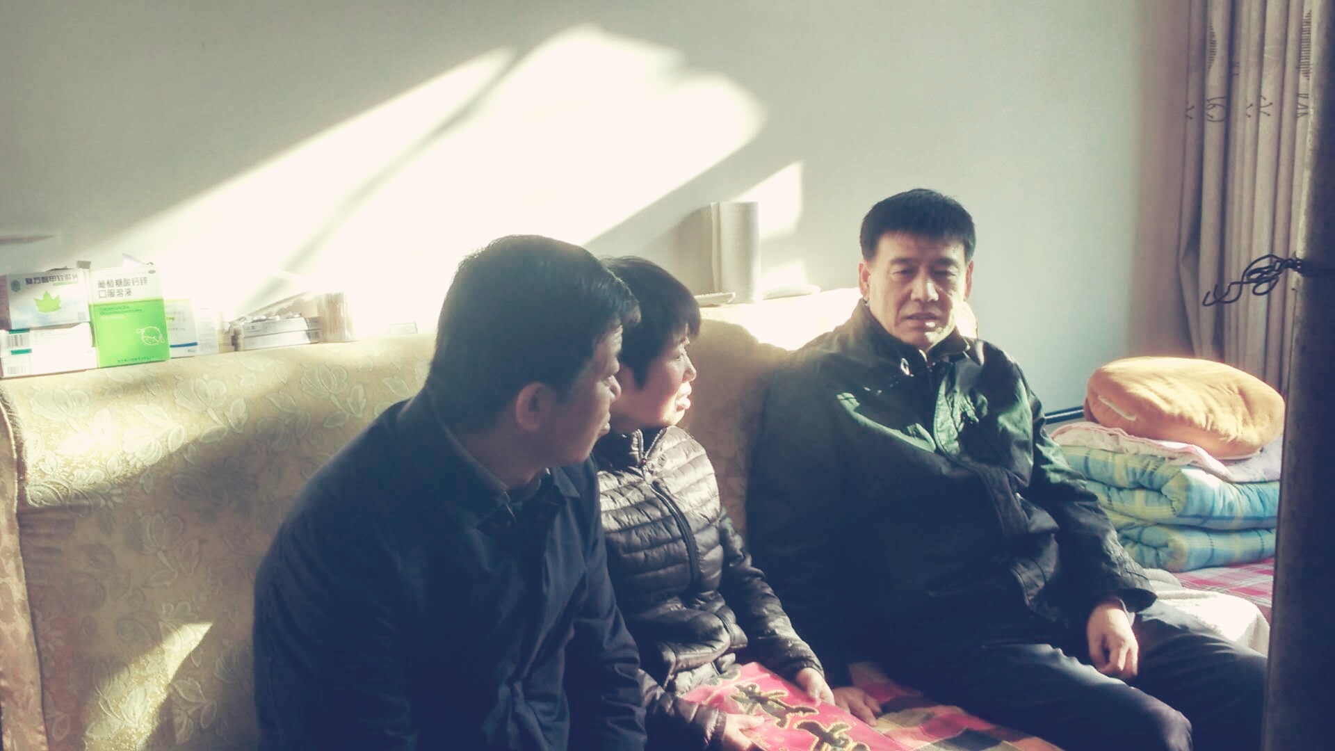 建設(shè)集團(tuán)聯(lián)合黨委副書記、紀(jì)委書記、工會(huì)主席侯本英一行慰問礦建三公司困難職工