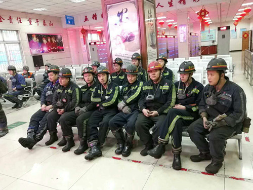 機(jī)電安裝公司黃陵項目部承建的二部膠帶機(jī)試運(yùn)轉(zhuǎn)成功