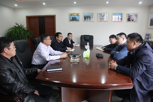 秦漢開發(fā)建設(shè)公司副總經(jīng)理楊海寧一行來建設(shè)集團(tuán)座談