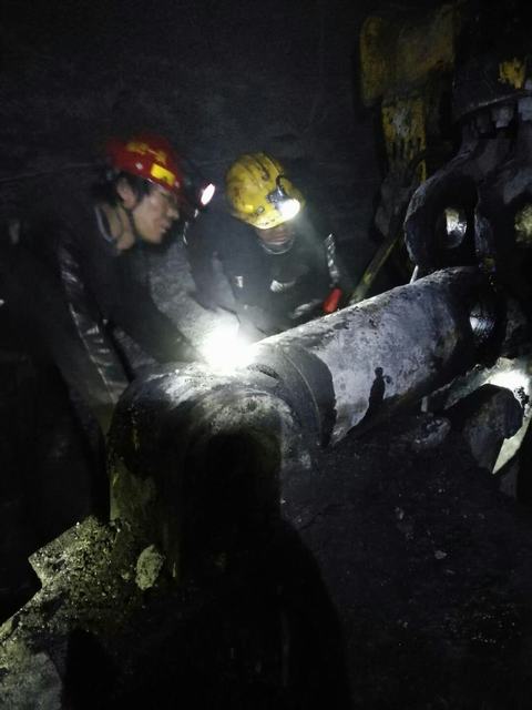 掘進(jìn)公司紅柳林項(xiàng)目部自行回撤掘進(jìn)機(jī)節(jié)約成本8萬