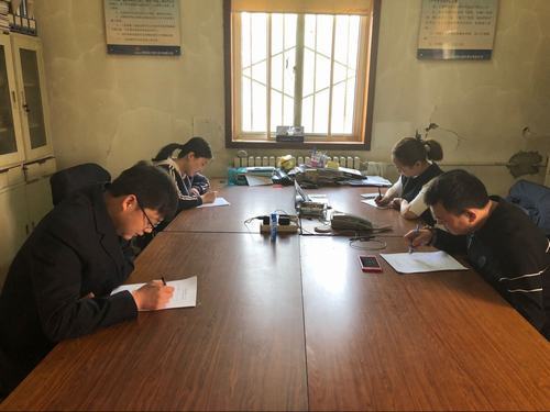  銅煤公司組織開(kāi)展學(xué)習(xí)貫徹建設(shè)集團(tuán)管理制度及上級(jí)重要會(huì)議精神書(shū)面答題活動(dòng)