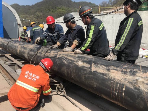 機(jī)電安裝公司冶坪項目部采取多項措施讓管道運輸更有安全感