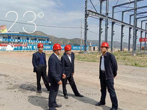 彬長集團(tuán)趙文革深入生產(chǎn)服務(wù)中心二期項目檢查指導(dǎo)工作