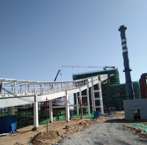 銅川分公司順利完成小保當(dāng)原煤倉至預(yù)先篩分破碎車間1號帶式輸送機棧橋吊裝任務(wù)