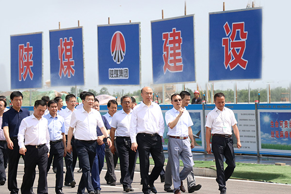 陜西省委副書記、省長劉國中一行深入陜煤建設(shè)渭南分公司南京金龍電動(dòng)車項(xiàng)目視察工作