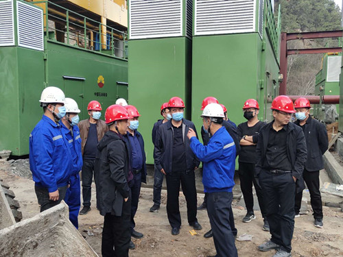 延安市發(fā)改委蒞臨機(jī)電安裝公司黃陵瓦斯發(fā)電工程安裝現(xiàn)場(chǎng)檢查指導(dǎo)工作