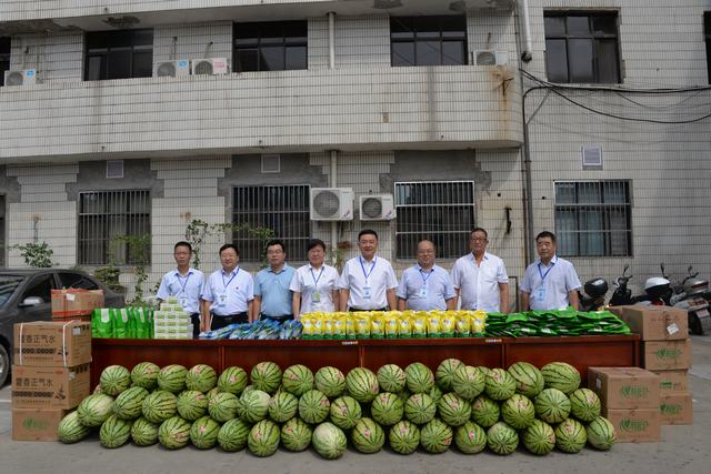 韓城礦業(yè)黨委副書記、工會主席申峰一行蒞臨陜煤建設(shè)韓城分公司慰問