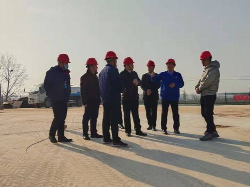 西安重裝集團(tuán)黨委書記向新剛、副總工程師楊強(qiáng)來一行 蒞臨咸陽分公司銅煤機(jī)項(xiàng)目部檢查指導(dǎo)工作