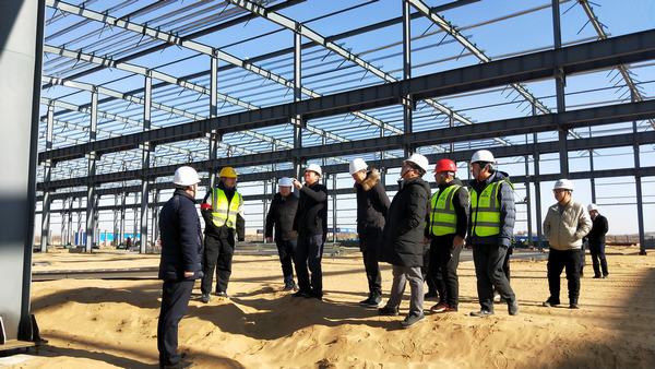 榆林市國資委副主任喬步林一行深入榆林市杭蕭綠色鋼結(jié)構(gòu)產(chǎn)業(yè)制造基地項(xiàng)目檢查指導(dǎo)工作