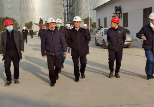 神渭管道董事長李冰一、副總經(jīng)理王東民、建設(shè)集團(tuán)總經(jīng)理王明智等人蒞臨神渭管道輸煤項目富余煤漿應(yīng)用工程開展春節(jié)慰問暨春季攻堅活動