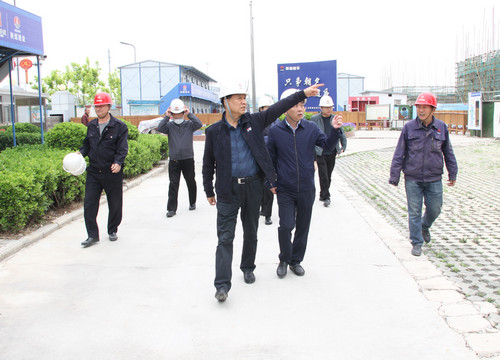 侯本英深入山水逸境小區(qū)、老城改造項目調研指導工作