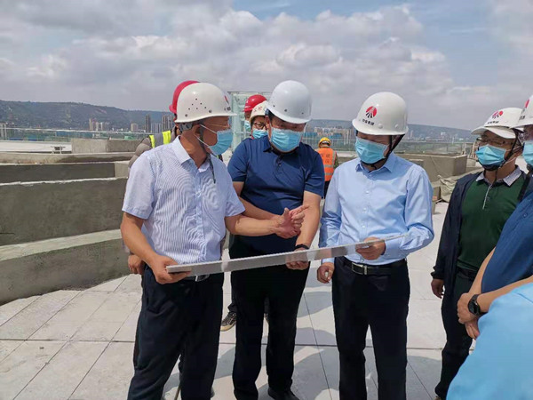 彬州市市長陳加寶蒞臨陜煤建設(shè)咸陽分公司銀西高鐵彬州站前廣場項目調(diào)研指導(dǎo)