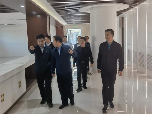 陜煤集團(tuán)陜西鐵路物流集團(tuán)黨委書記、董事長趙國智蒞臨靖神鐵路孟家灣站機輛中心檢查指導(dǎo)工作