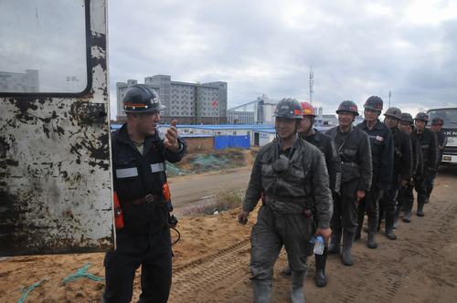 陜煤建設(shè)煤礦運(yùn)營(yíng)服務(wù)分公司：日進(jìn)尺破50米！掘進(jìn)鐵軍回歸