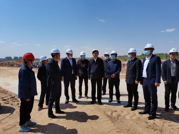榆林市委副書記、市委黨校校長李雄斌一行蒞臨榆林市委黨校新校區(qū)項目檢查指導(dǎo)工作