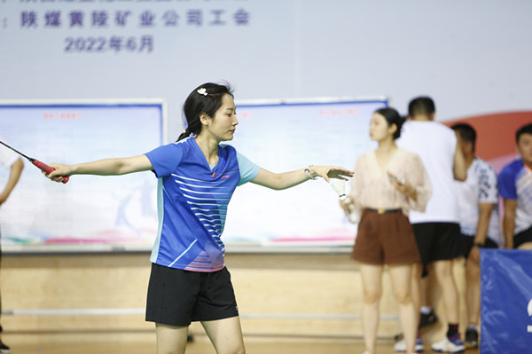 陜煤建設在“黃陵礦業(yè)杯”職工羽毛球比賽中獲取多項榮譽