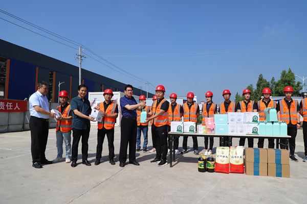 司正林深入漢中分公司開展慰問(wèn)”送清涼”