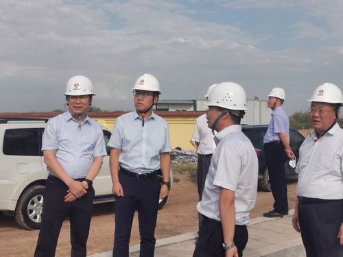 陜煤集團(tuán)基本建設(shè)管理部總經(jīng)理李仰東一行蒞臨陜煤建設(shè)榆陽煤炭物流園區(qū)項目調(diào)研指導(dǎo)工作