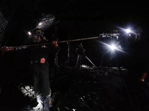 陜煤建設(shè)礦建二公司王峰項目部+25m水平南翼4#大巷聯(lián)絡(luò)巷順利貫通