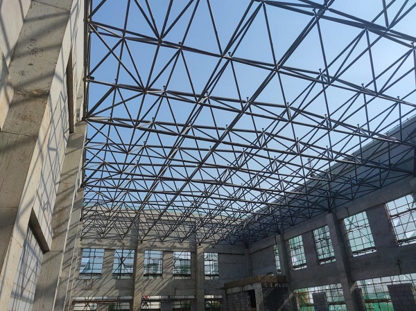 陜煤建設(shè)綠宇公司：中秋獻(xiàn)禮，提前完成網(wǎng)架吊裝