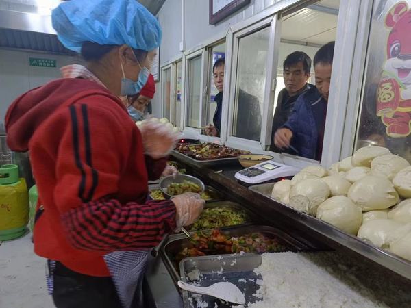 陜煤建設(shè)礦建二公司王峰項目部：加強(qiáng)后勤保障 打響疫情“保胃戰(zhàn)”