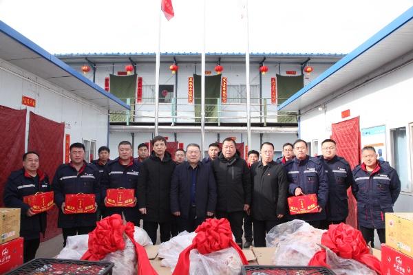 新春慰問送祝福 歲寒情深暖人心