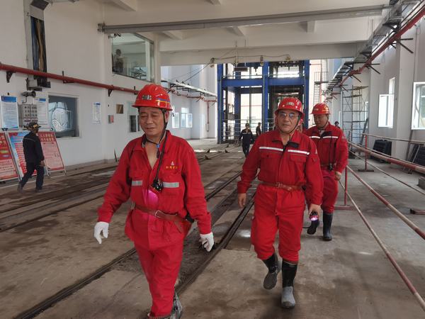 王明智、楊讓順深入陜煤建設(shè)礦建二公司王峰項(xiàng)目部檢查指導(dǎo)工作
