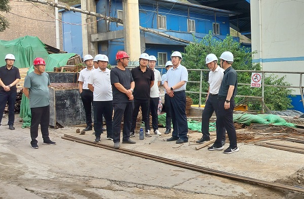 彬長集團黨委書記、董事長白永明一行深入陜煤建設渭南分公司第三項目部檢查指導