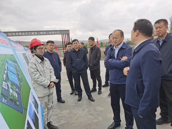 伊寧市委副書記何立榮一行蒞臨陜煤建設(shè)天工公司承建的伊寧市煤炭?jī)?chǔ)運(yùn)中心基地建設(shè)項(xiàng)目檢查指導(dǎo)工作
