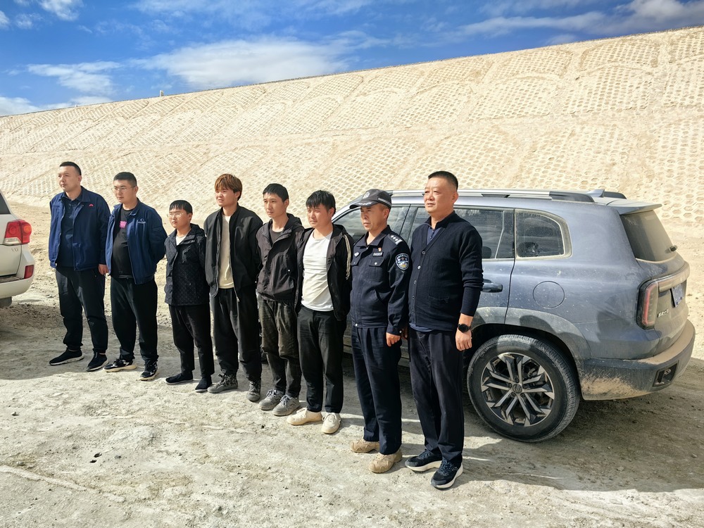 陜煤建設(shè)天工公司：與時(shí)間賽跑，6小時(shí)上演生死戈壁灘救援