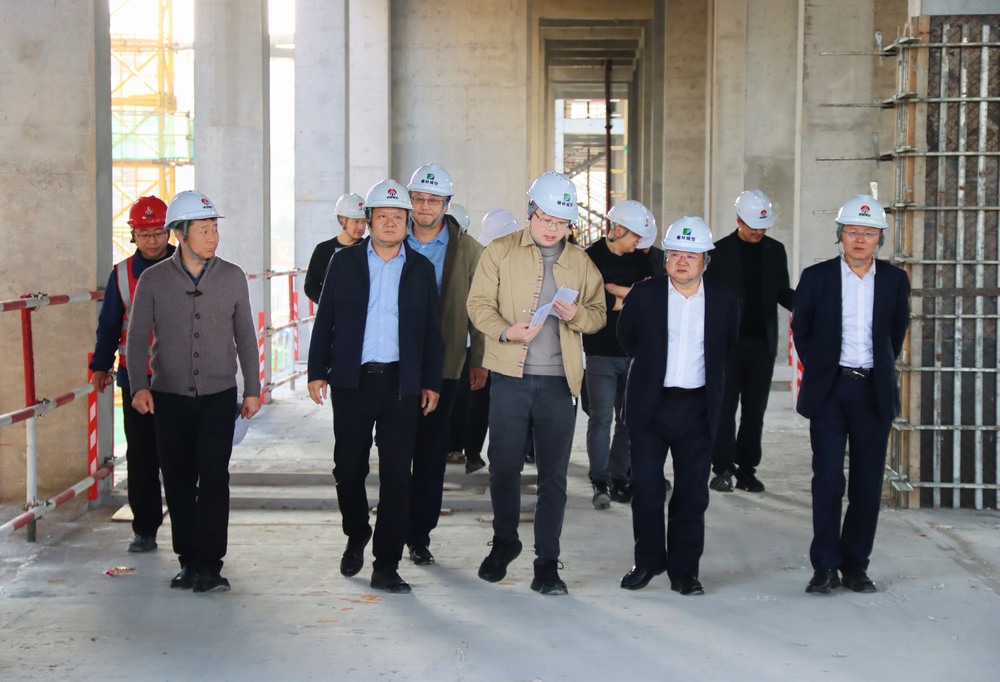 榆林城投集團(tuán)黨委書記、董事長(zhǎng)郝君一行蒞臨陜煤建設(shè)榆林公司承建的榆溪圣境一標(biāo)段項(xiàng)目檢查指導(dǎo)工作