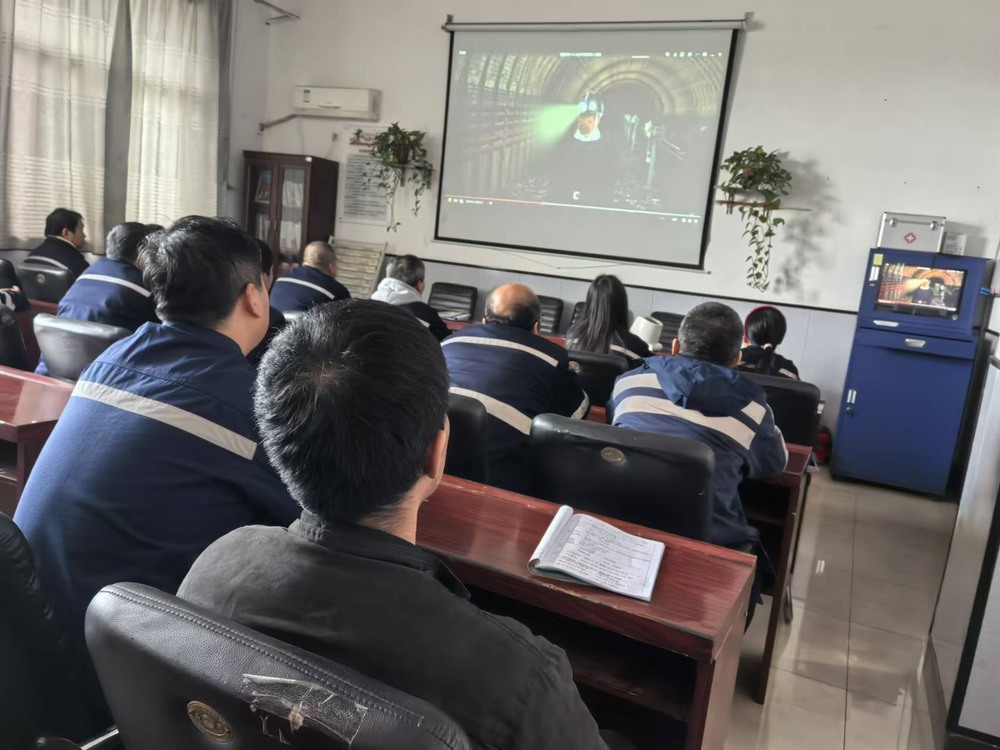 陜煤建設(shè)洗選煤運營公司澄合山陽運營項目部：以安全“預警”?！绊槙场辫T“防線”