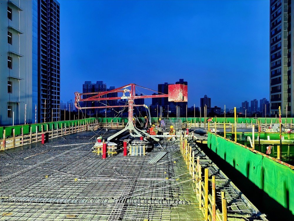 陜煤建設銅煤公司：韓南韓北村城中村改造項目主體結(jié)構(gòu)順利封頂