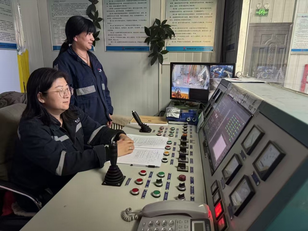 以愛之名，致敬每一位職場(chǎng)“超人媽媽”