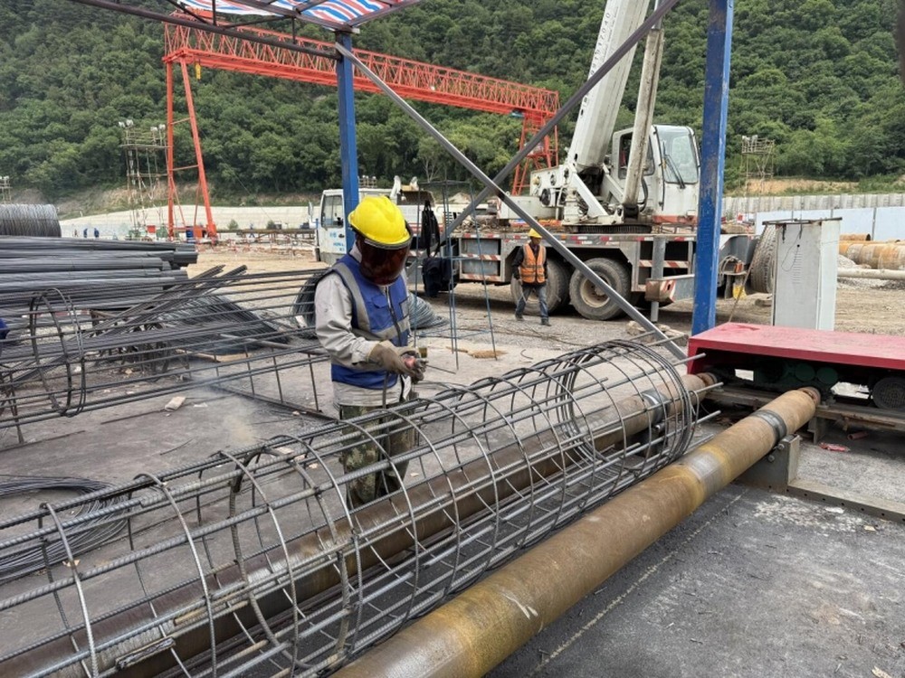 陜煤建設(shè)銅煤公司：黃陵店頭電廠二期建設(shè)者迎“烤”驗，千根樁基提前拔地而起