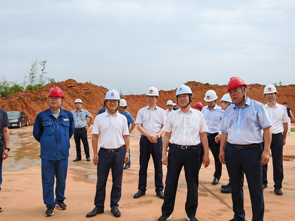 岳陽(yáng)市委副書(shū)記、市長(zhǎng)李摯一行深入天工公司項(xiàng)目一線檢查指導(dǎo)