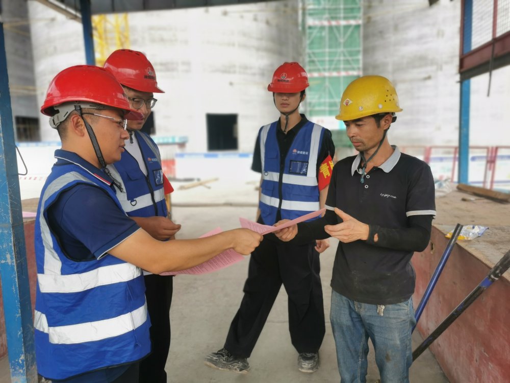 “炎值”勁爆！看陜煤建設(shè)韓城分公司土建十一項(xiàng)目部如何積極應(yīng)對(duì)高溫“烤”驗(yàn)