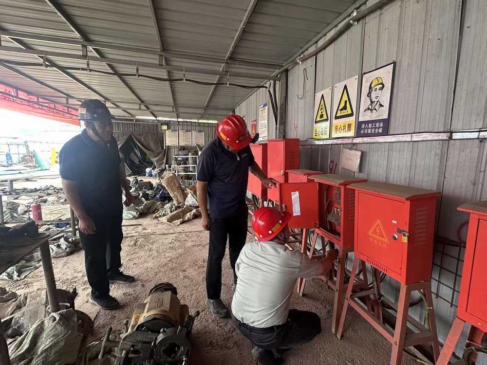 安全生產(chǎn)不放假，應(yīng)急值守不“打烊”—陜煤建設(shè)礦建二公司開(kāi)展“雙節(jié)”期間安全生產(chǎn)大排查