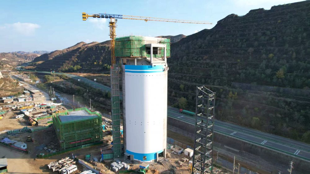 提前2天落位！橫山天云煤礦棧橋鋼支架架起“運輸樞紐”，12月投產(chǎn)再添保障