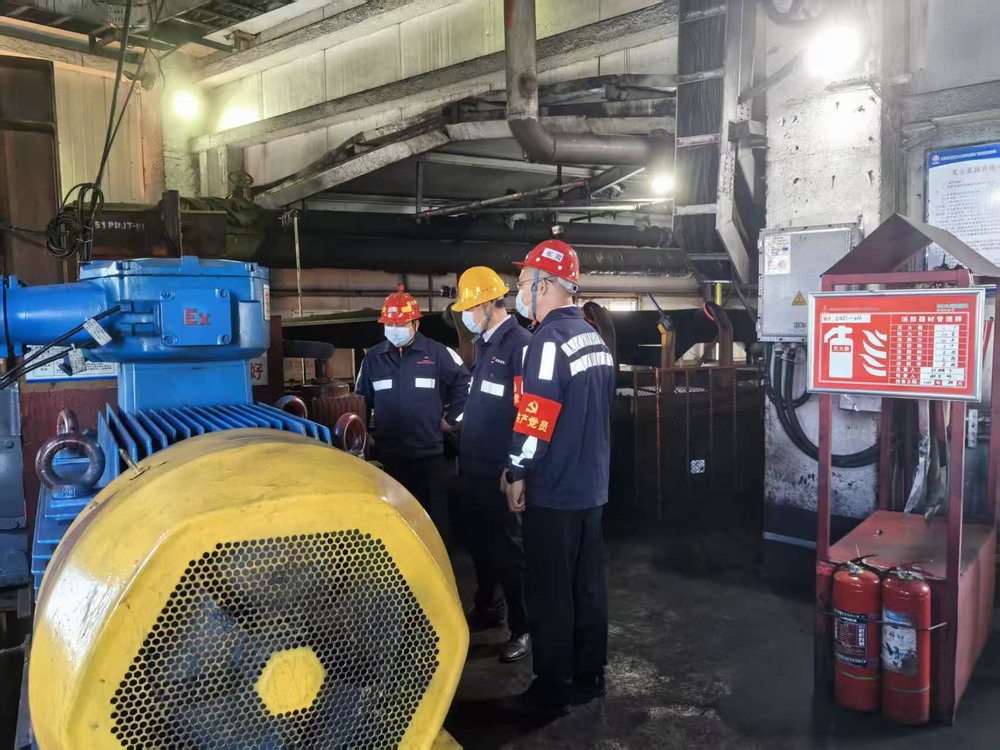 陜煤建設(shè)洗選煤運(yùn)營公司檸條塔運(yùn)營項目部黨支部開展“黨建護(hù)航保安全 年末攻堅顯擔(dān)當(dāng)”主題黨日活動