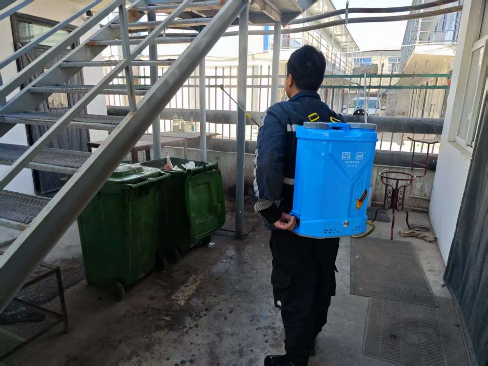 陜煤建設(shè)煤礦運(yùn)營服務(wù)分公司：冬日雙線守護(hù)，溫暖與精準(zhǔn)并行