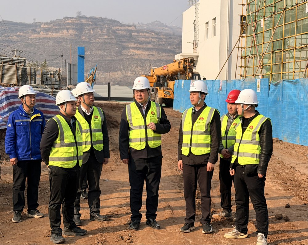 陜西省煤層氣公司黨委委員、紀(jì)委書(shū)記董巨國(guó)一行深入天工公司基層項(xiàng)目檢查指導(dǎo)