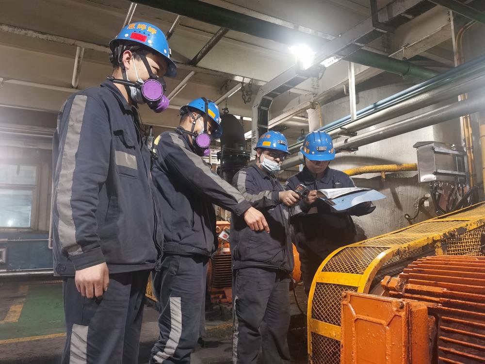 陜煤建設(shè)洗選煤運(yùn)營公司紅柳林洗煤廠項(xiàng)目部：學(xué)兩會(huì)精神 顯實(shí)干擔(dān)當(dāng)