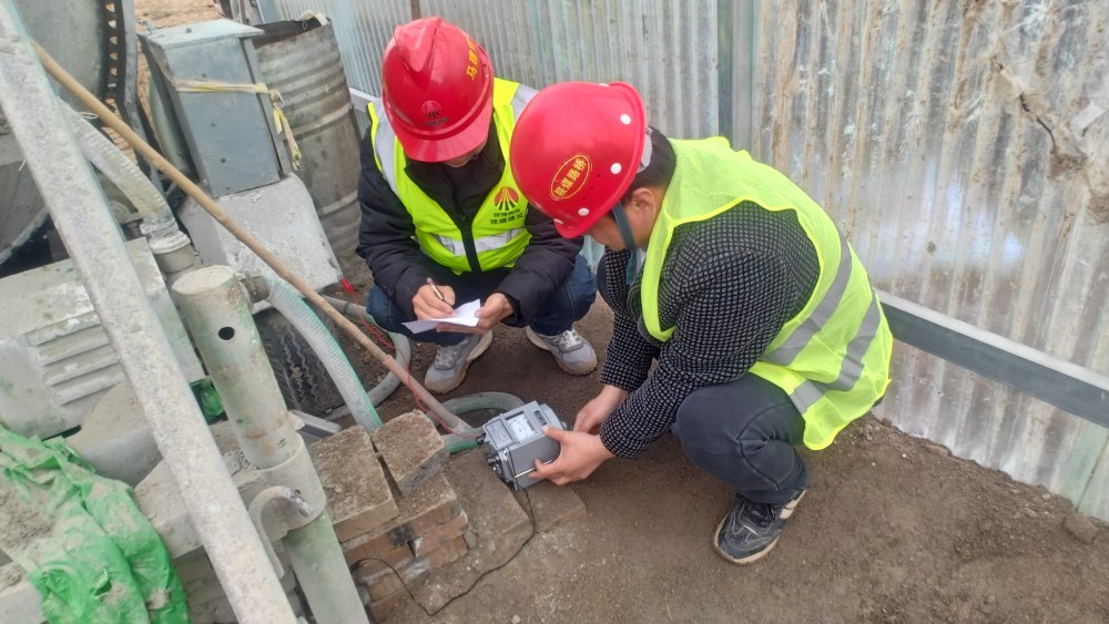 陜煤建設(shè)路橋分公司彬長項目部開展春季電氣預(yù)防性試驗，筑牢安全防線