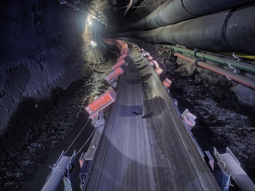 陜煤建設(shè)礦建二公司王峰項目部S1303工作面瓦斯抽采專用巷拐彎段掘進(jìn)實現(xiàn)施工效能新突破